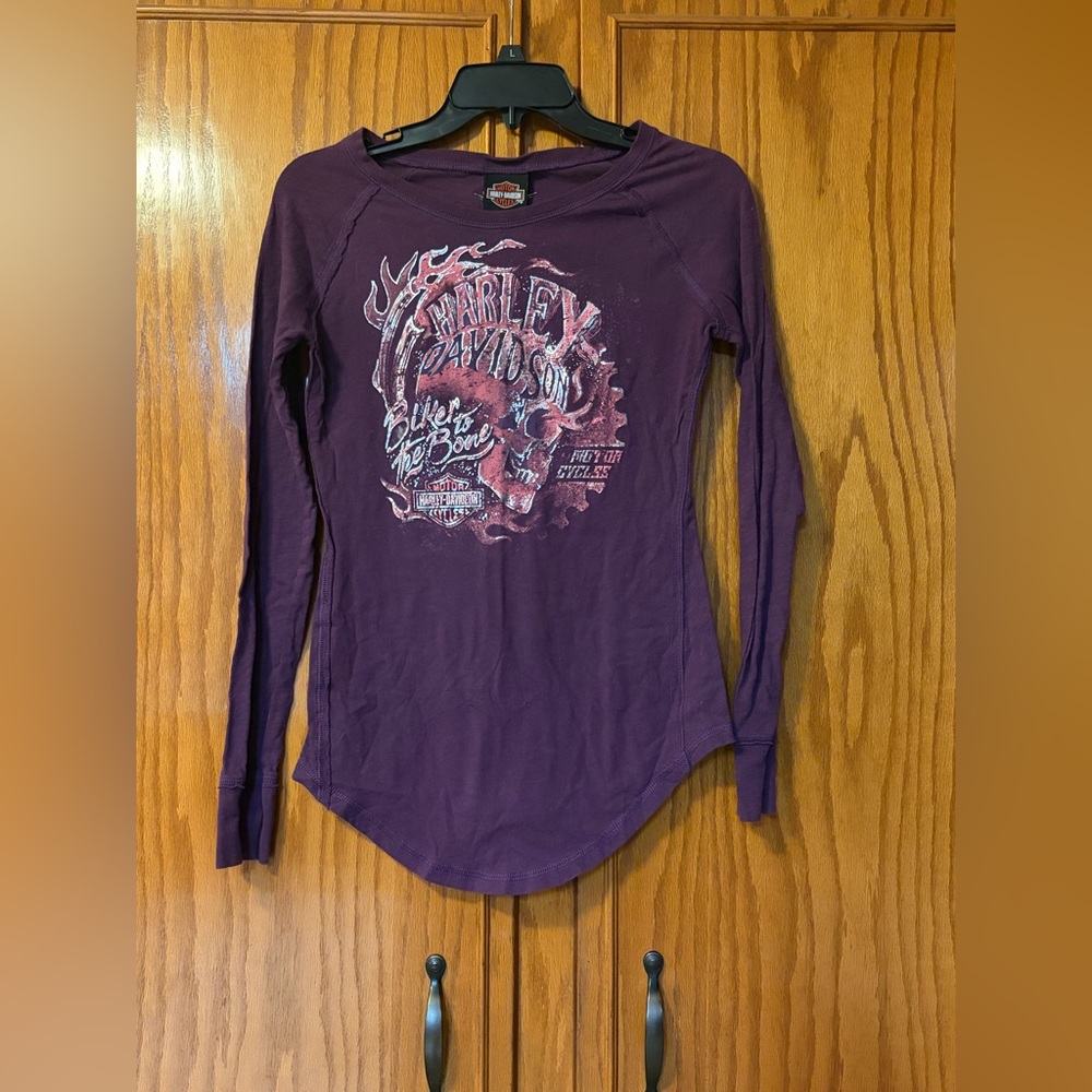 women’s Harley Davidson long sleeve shirt size small